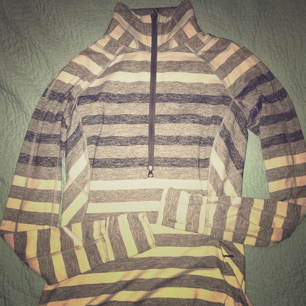 Lululemon Women’s half zip long sleeve top